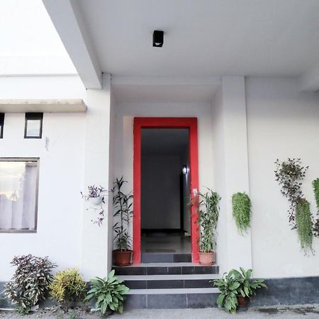RedDoorz @ Pasangkayu Mamuju Utara Hotel Bagian luar foto