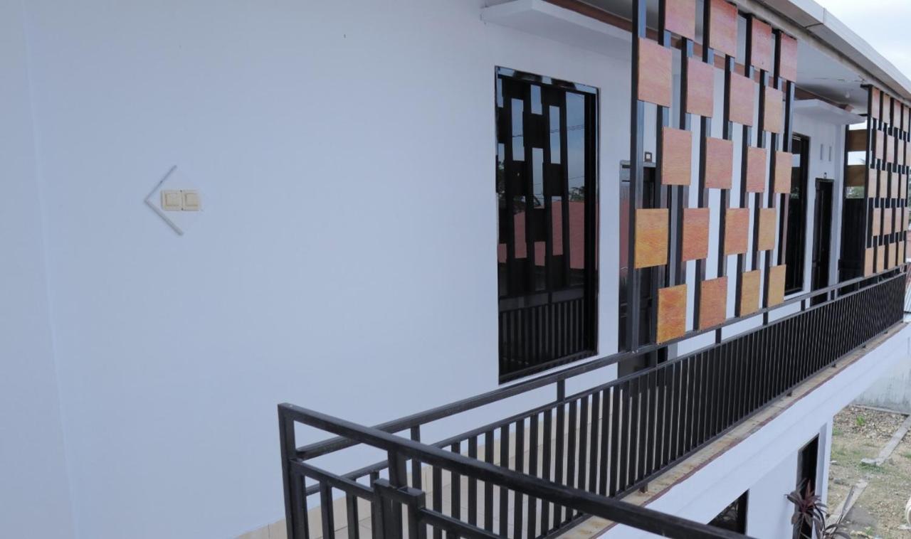 RedDoorz @ Pasangkayu Mamuju Utara Hotel Bagian luar foto