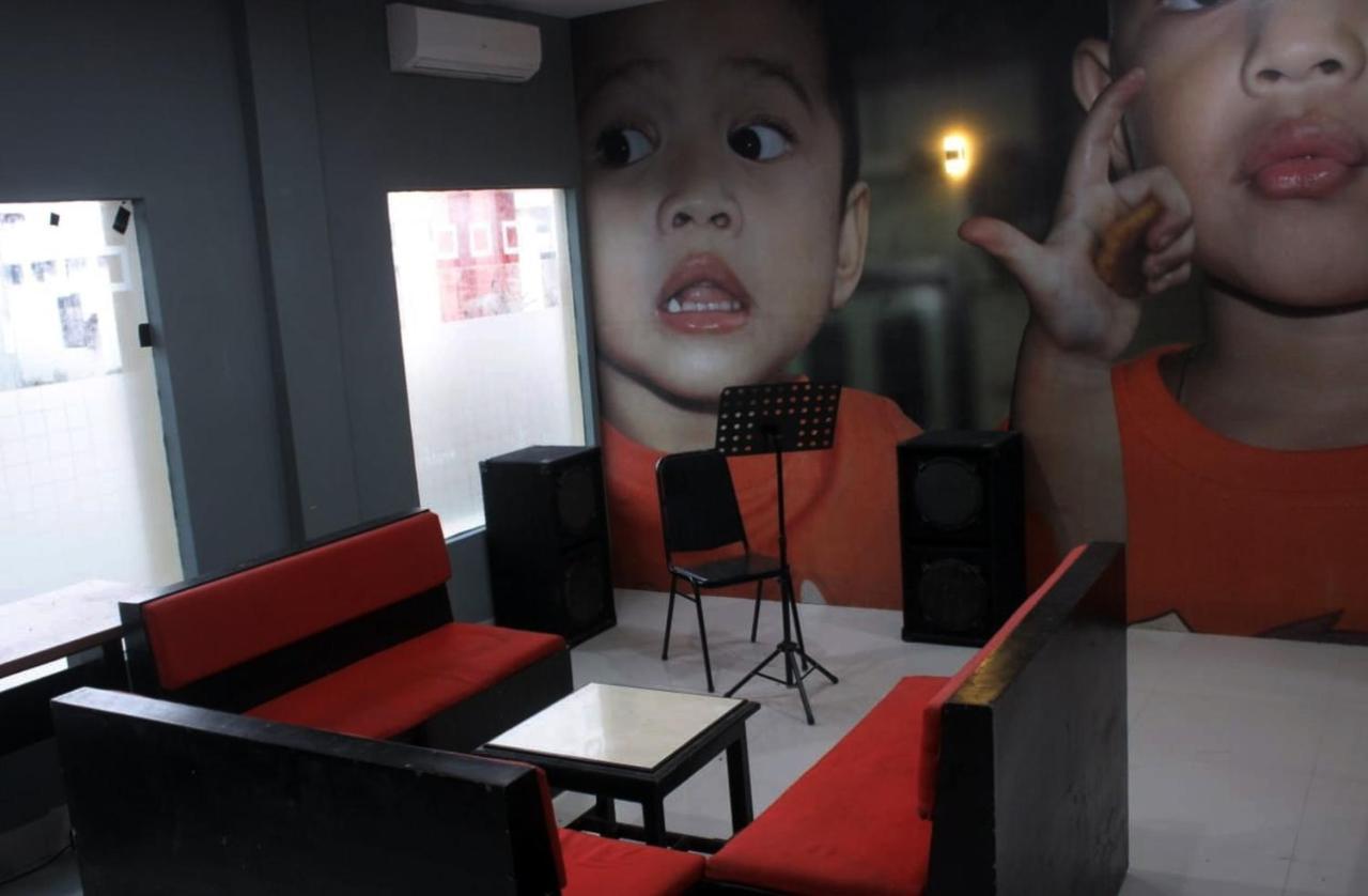 RedDoorz @ Pasangkayu Mamuju Utara Hotel Bagian luar foto