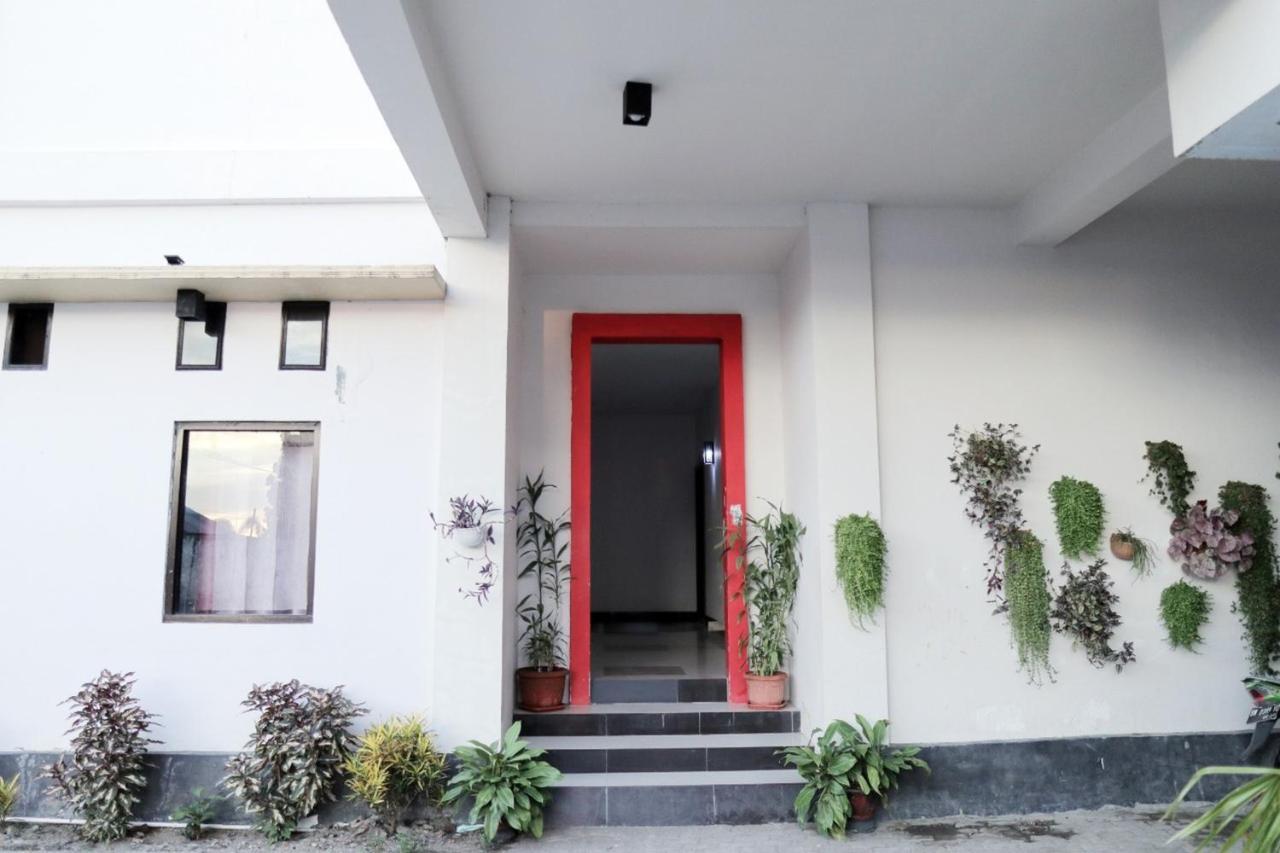 RedDoorz @ Pasangkayu Mamuju Utara Hotel Bagian luar foto
