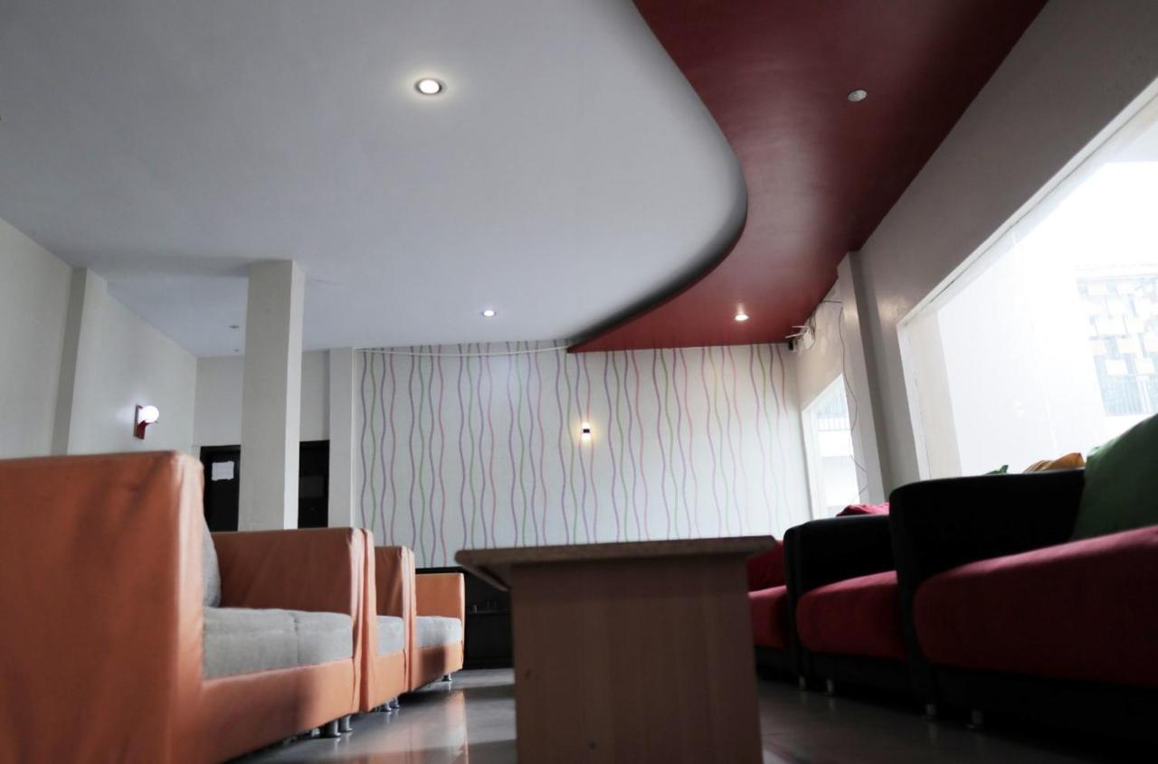 RedDoorz @ Pasangkayu Mamuju Utara Hotel Bagian luar foto